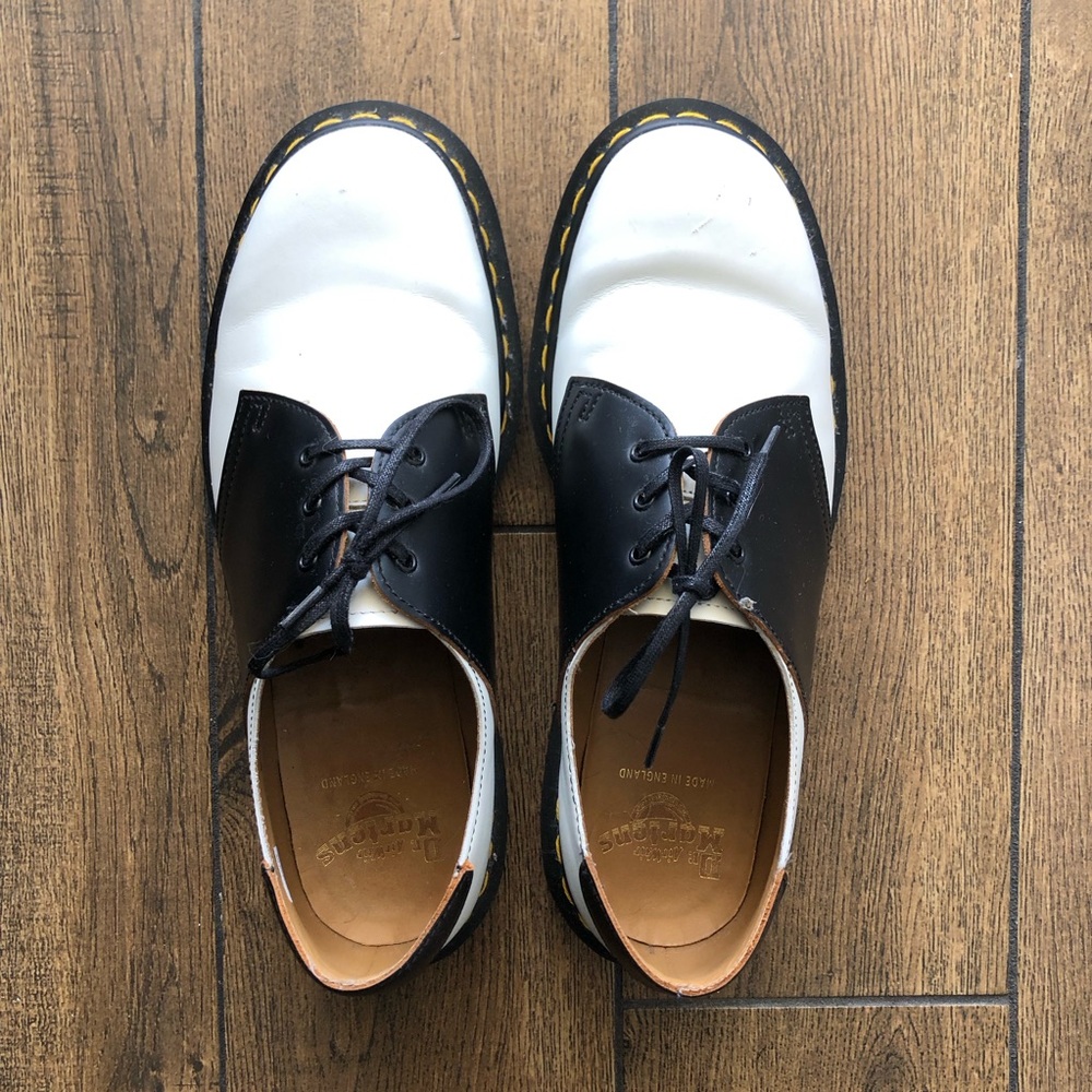 Dr. Martens Mens Black and White Two-Tone Lace-Up Oxfords with Yellow Stitching